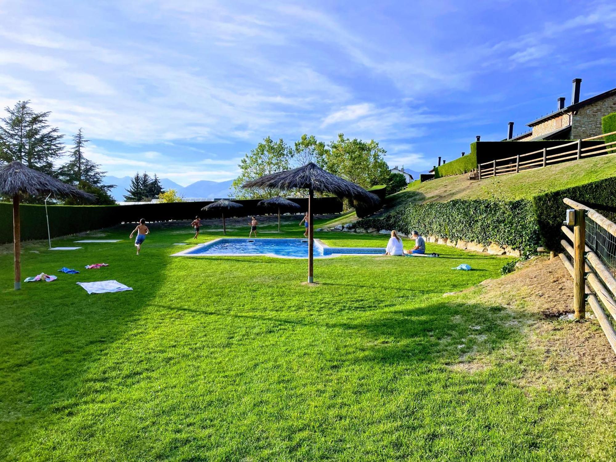 Apartamento Renovado Con Jardin Privado, Parking ,Wifi Y Piscina Osséja Dış mekan fotoğraf